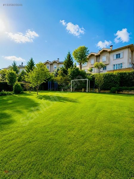 Petekkent Sitesi'nde bahçeli villa, 2