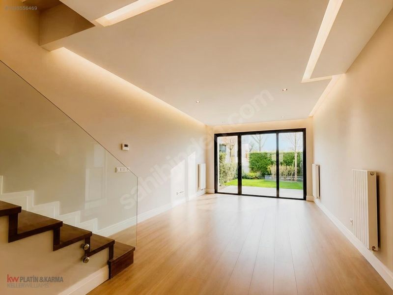 Terrace Hayat'ta önü açık tripleks villa, 1