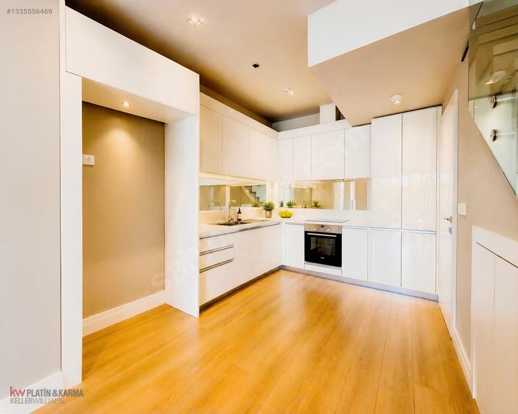 Terrace Hayat'ta önü açık tripleks villa, 2